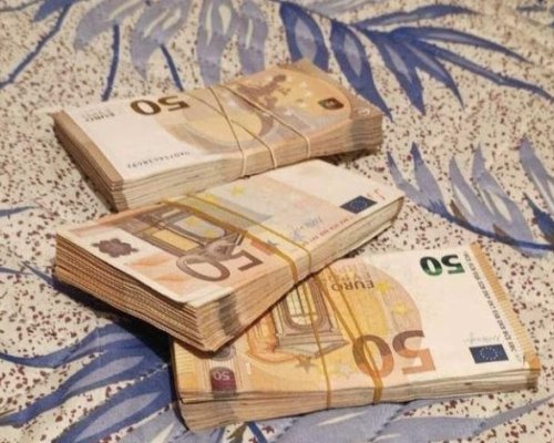 Нов удар срещу купения вот: МВР откри 20 000 евро и снимки на лични карти