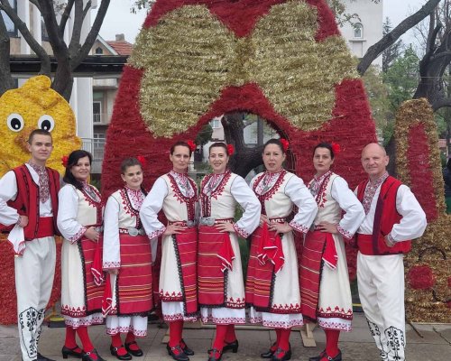 СТС  Бобошевско веселие  се включи в благотворителната хоротека  Хоро за добро  в подкрепа на малкия Йоан