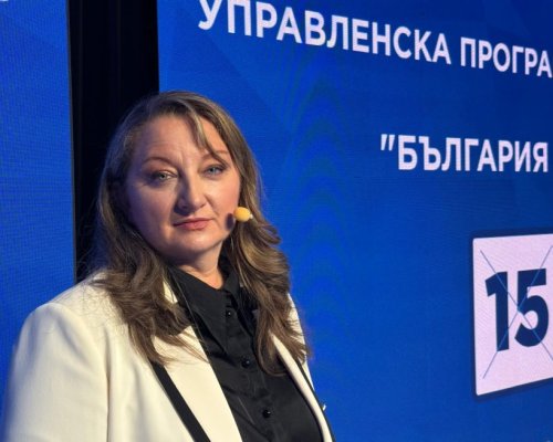 Деница Сачева: Демокрацията съществува само тогава, когато хората участват в нея
