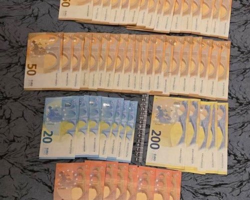 Хиляди евро и подготвени бюлетини открити при акция в Благоевград