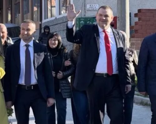 Делян Пеевски гласува в село Бабяк: Избрах държавата на хората