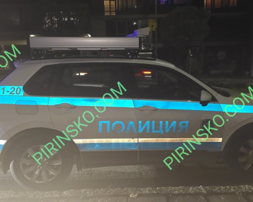 Повредени две бариери на паркинг на бул.  Св. Св. Кирил и Методий  в Благоевград