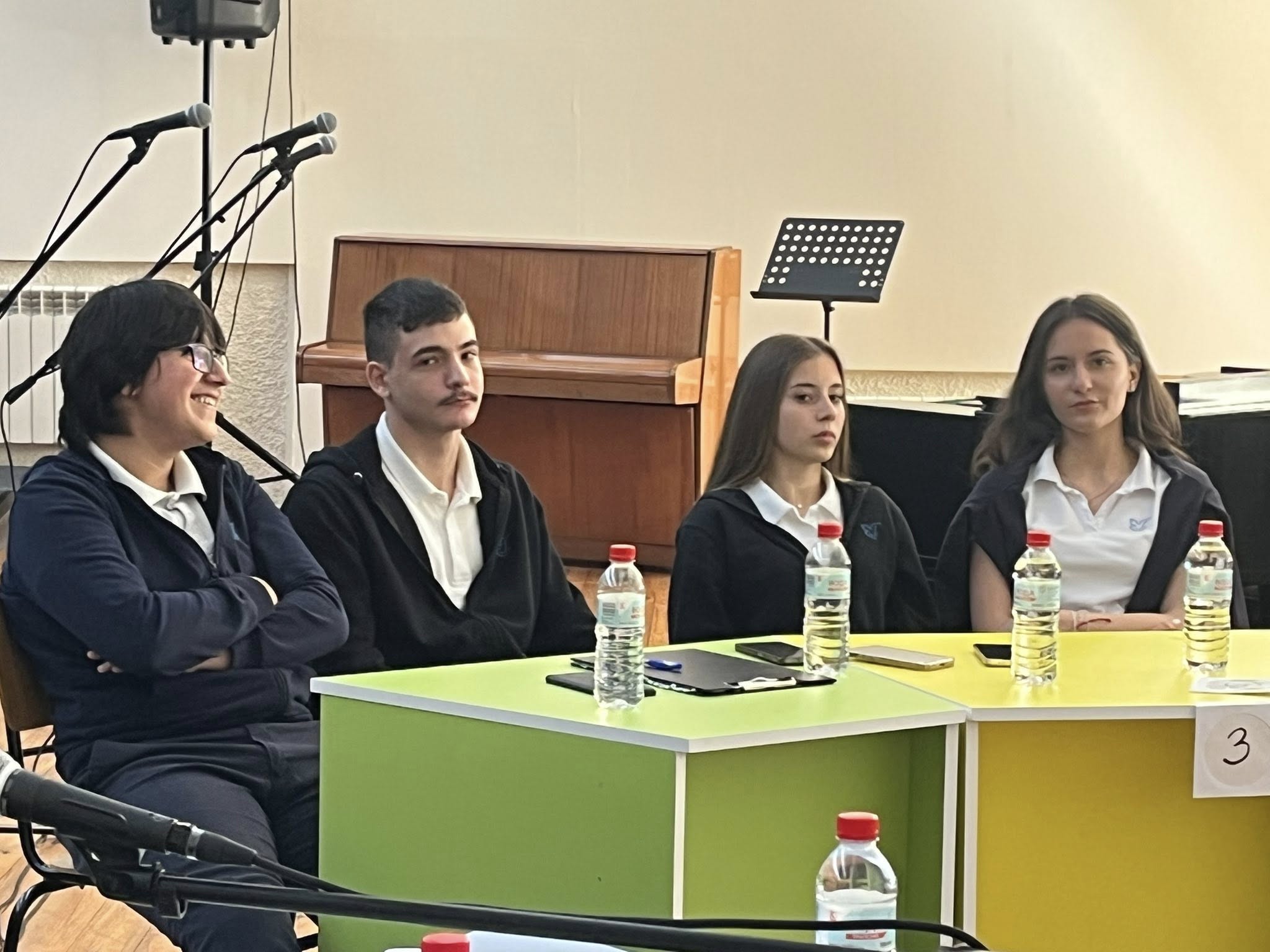 Езиковата гимназия спечели викторината за Априлското въстание на РИМ Благоевград Езиковата гимназия спечели викторината за Априлското въстание на РИМ Благоевград