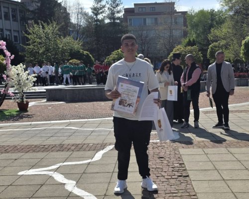 Първо място за ученик от Дупница в конкурс за есе