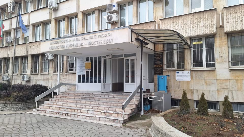 Млад мъж пострада при нападение от трима непознати в Пелатиково