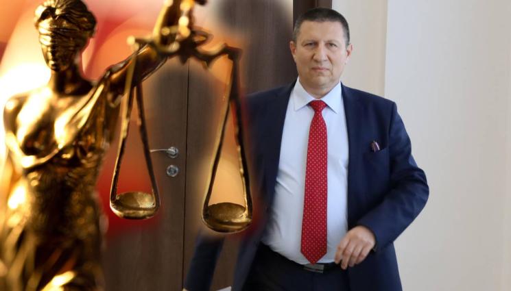 Сарафов обясни оттеглянето си с натиск и очерняща кампания Сарафов обясни оттеглянето си с натиск и очерняща кампания