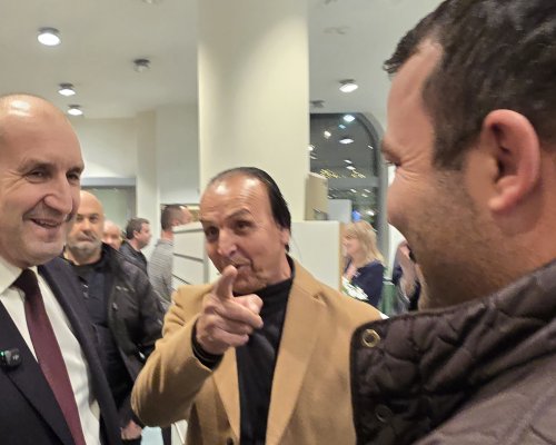 Менторът на Радев: А сега накъде? Смяна на политическата система, нова Конституция, нов курс навън!