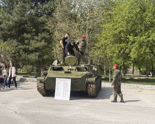 Ден на отворените врати с показ на въоръжение и бойна техника във военно формирование 26400