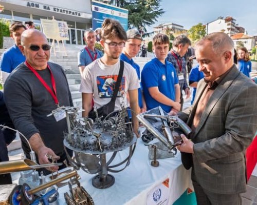 Изложение на професиите на ПТГ-Сандански