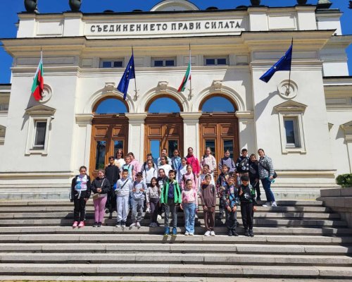 Да докоснеш българските корени: Ученици от Кресна посетиха Националния етнографски музей в София