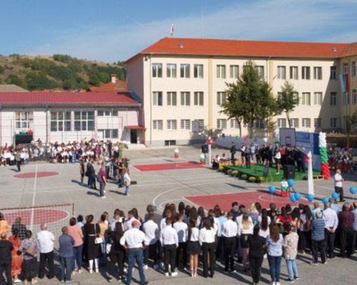Вместо работа и мотика: Веселие и спорт на 1 май в с. Кочан
