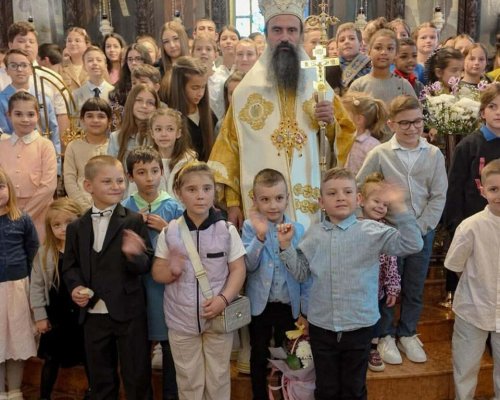 Патриарх Даниил отличи и благослови възпитаници на СУ Никола Вапцаров в Хаджидимово