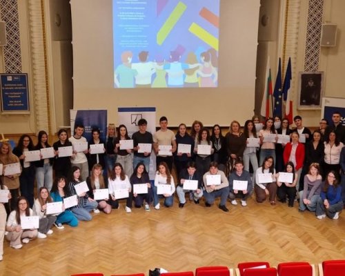 Ученици от ЕГ в Благоевград демонстрираха знания и активна позиция на Европейската асамблея на франкофонските гимназисти