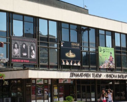 Сън в лятна нощ- представена от най-младите надежди в ДТ Никола Вапцаров-Благоевград