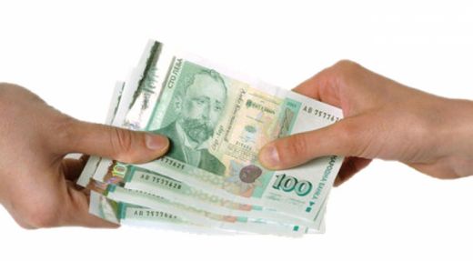 53 от българите вземат пари от родителите си