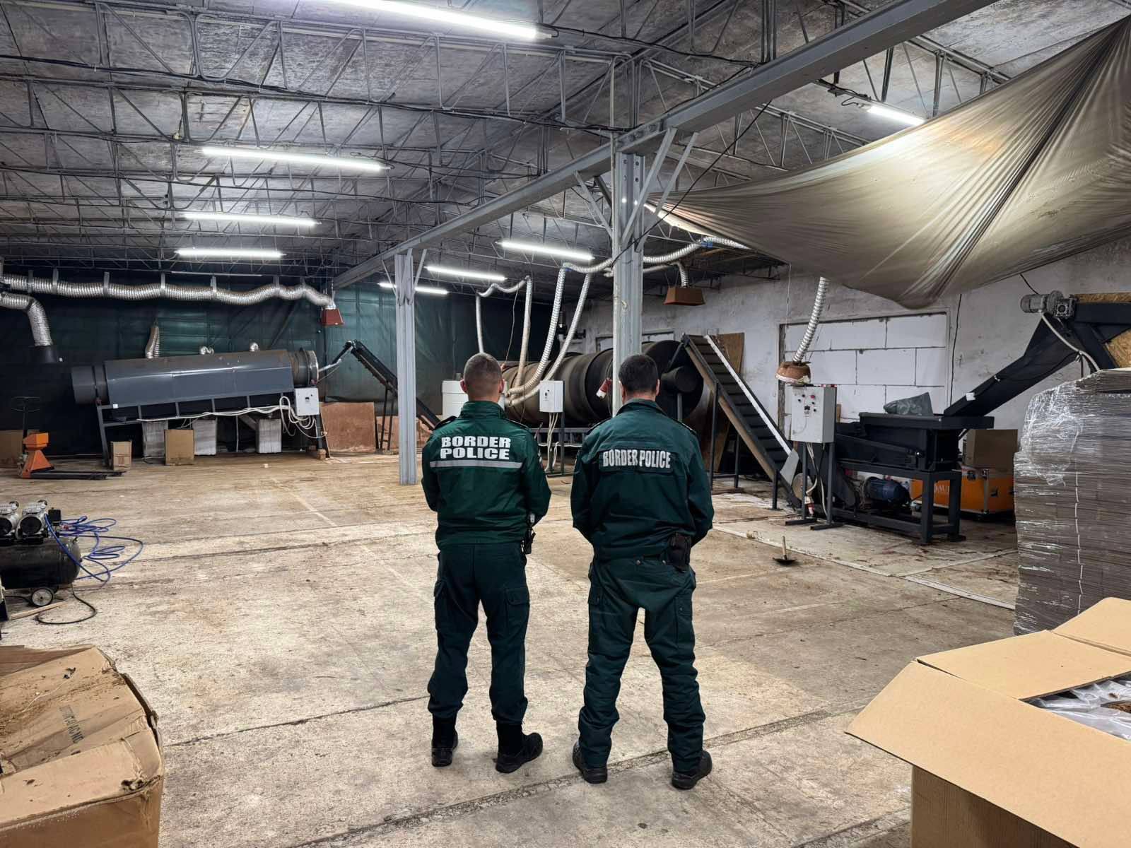 ГД Гранична полиция разкри още една база за незаконно производство на цигари без бандерол
