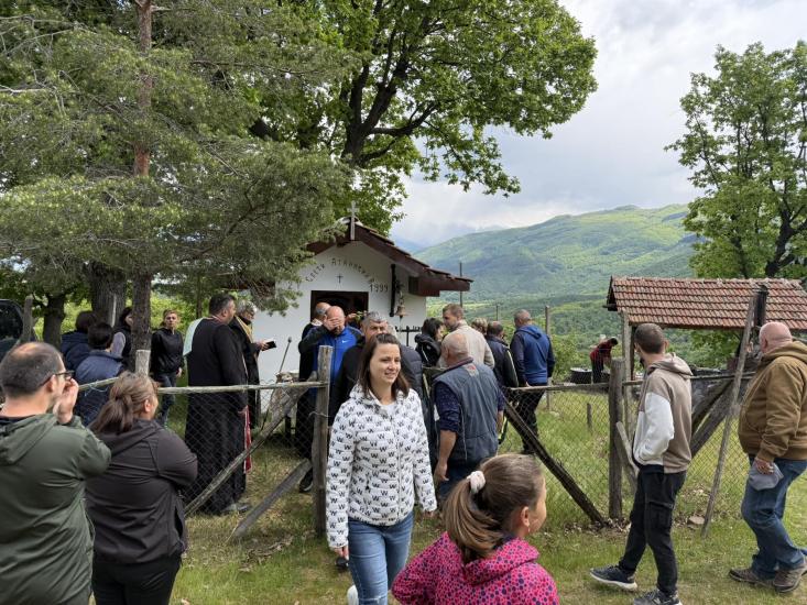 Миряни почетоха храмовия празник на параклиса Свети Атанасий край Полена Миряни почетоха храмовия празник на параклиса Свети Атанасий край Полена