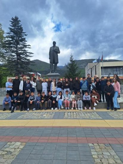 Среща с миналото: вдъхновяващо пътуване на ученици в село Крупник към сърцето на българското Възраждане Среща с миналото: вдъхновяващо пътуване на ученици в село Крупник към сърцето на българското Възраждане