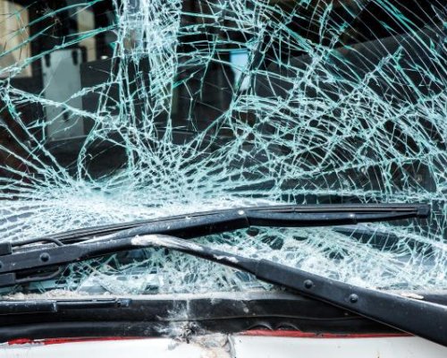 Счупено стъкло на автомобил в центъра на Благоевград