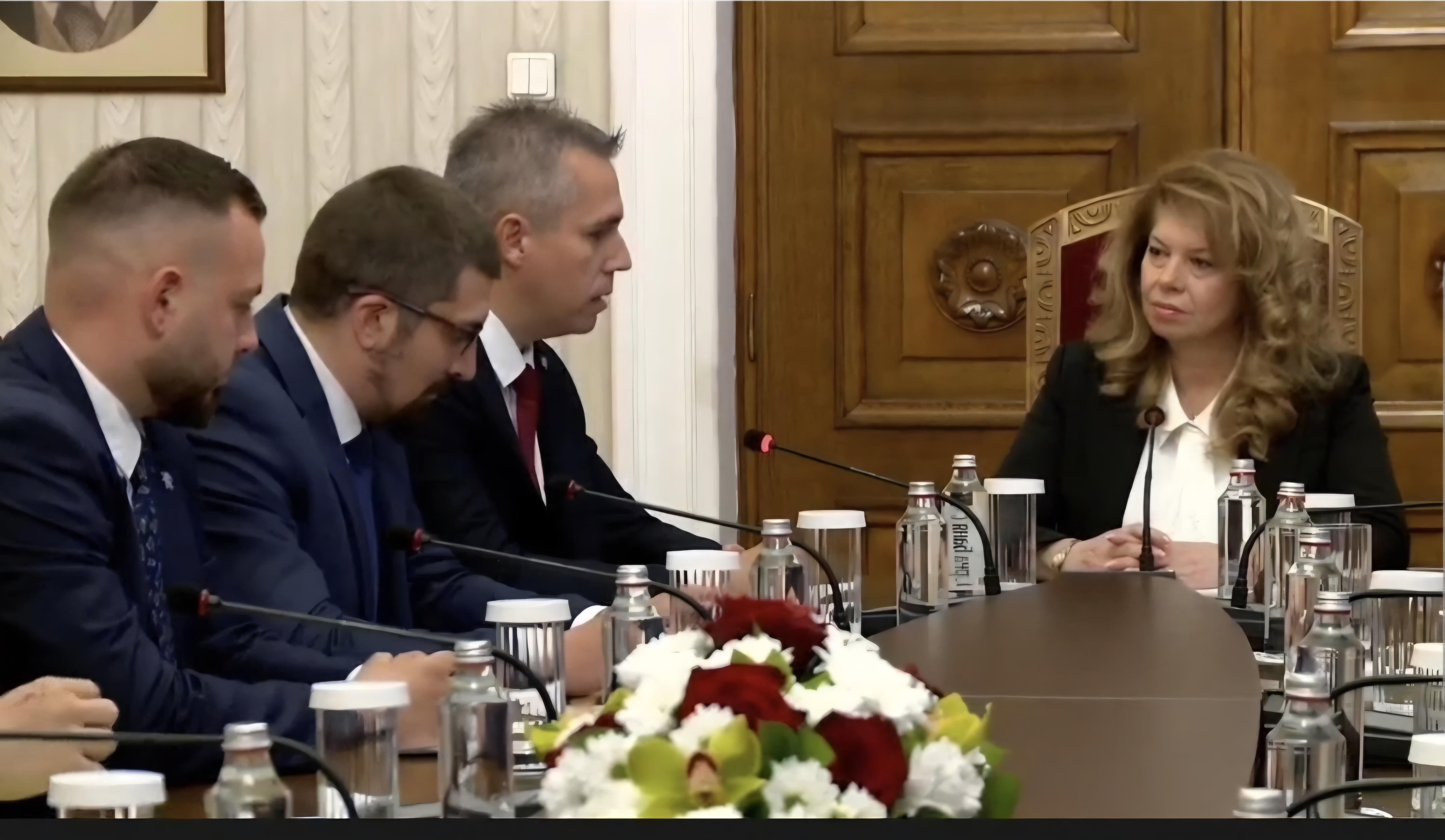 Възраждане: Нов дълг ще доведе страната към гръцки сценарий Възраждане: Нов дълг ще доведе страната към гръцки сценарий