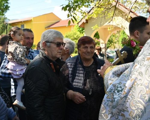 Храмът  Св. Георги Победоносец  в село Черниче събра десетки миряни за Гергьовден