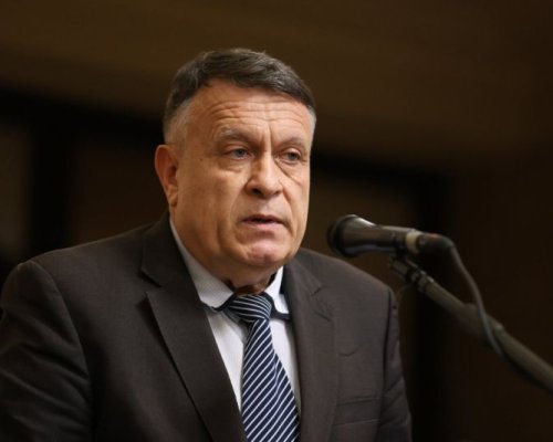 Проф. Георги Вълчев , ректор на СУ и утвърден учен поема образованието в кабинет  Радев