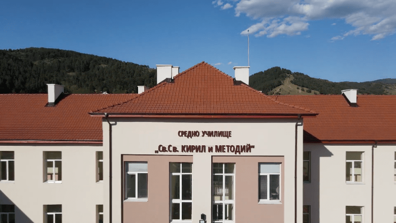 Тържествен концерт спектакъл в гимназията в Белица
