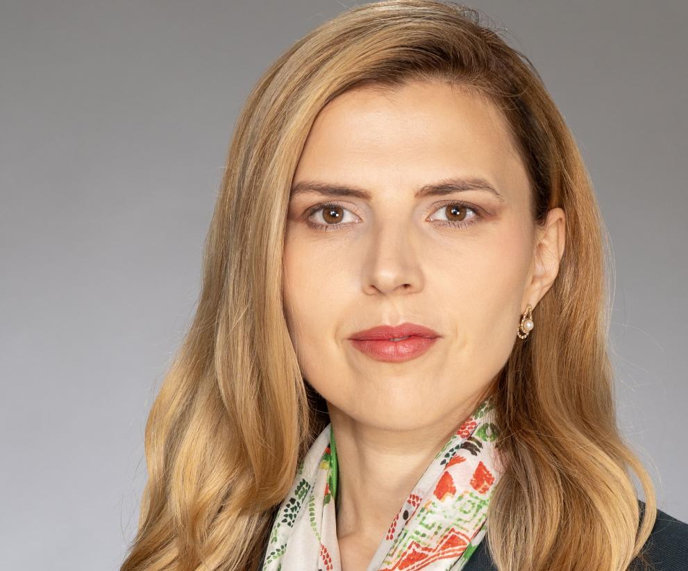 Велислава Петрова-Чамова пое външното министерство с обещание за стабилна и предвидима политика