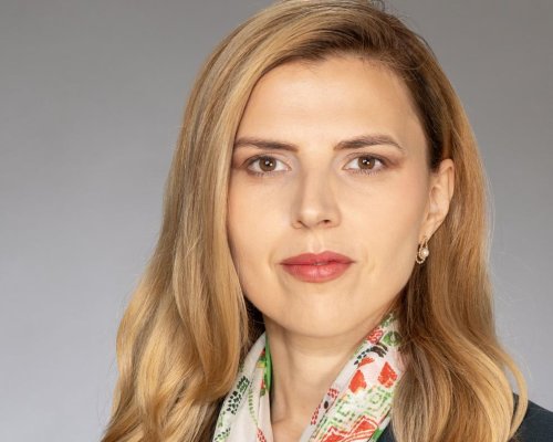 Велислава Петрова-Чамова пое външното министерство с обещание за стабилна и предвидима политика