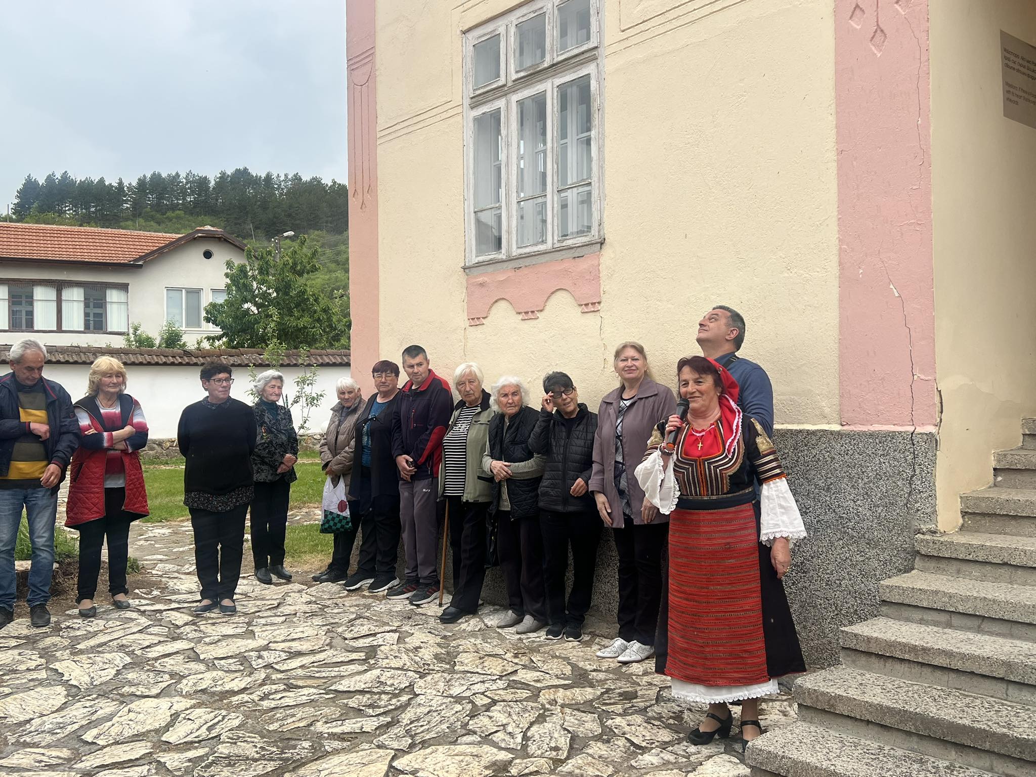 Откриха арт-кафе в двора на къщата-музей на Вл. Димитров-Майстора в село Шишковци