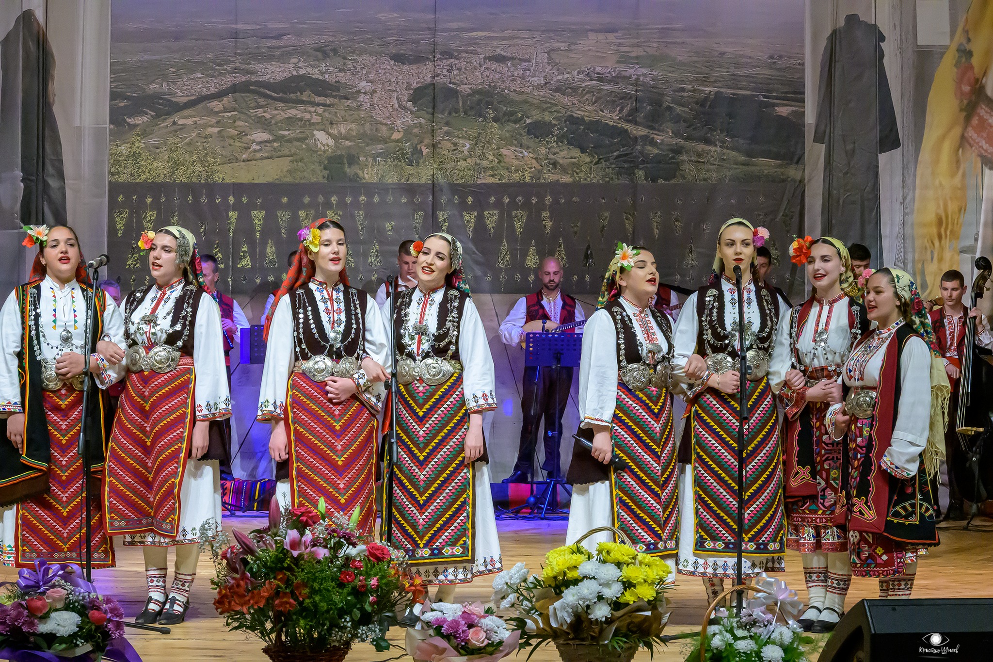 Неврокопският ансамбъл отпразнува 80 години с емоционален юбилеен концерт и високо държавно отличие