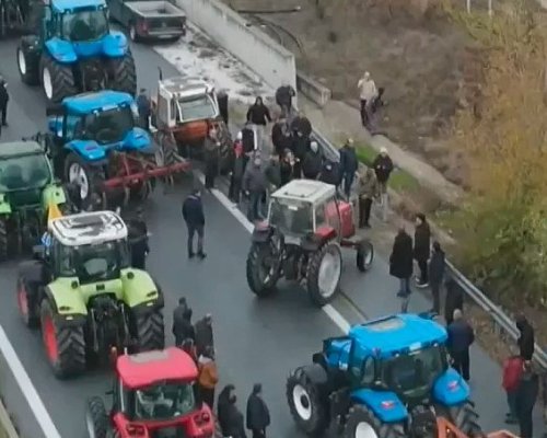 Внимание : Гръцките фермери пак блокират ГКПП Кулата