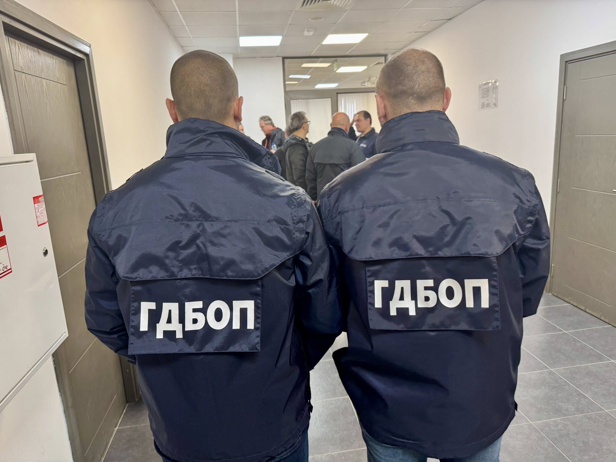 ГДБОП разкри мащабна фишинг схема с хиляди измамни съобщения от името на институции и куриерски фирми