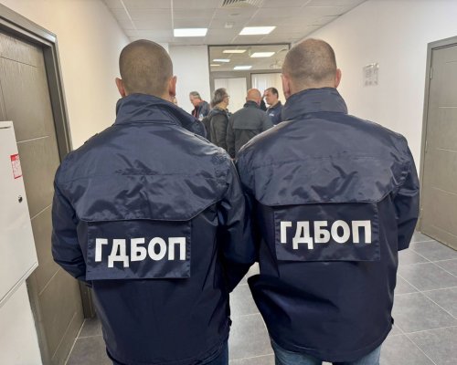 ГДБОП разкри мащабна фишинг схема с хиляди измамни съобщения от името на институции и куриерски фирми