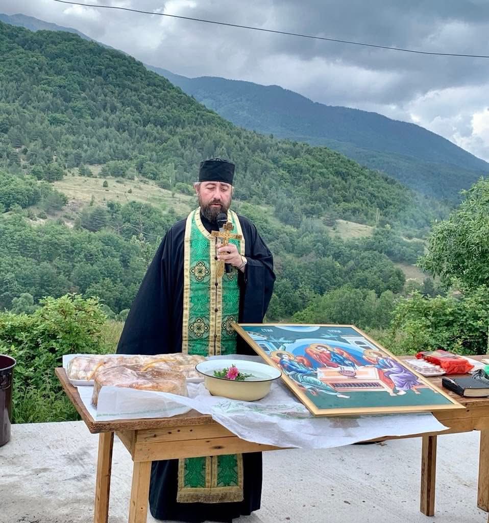 На Петдесетница в Кресна