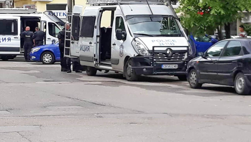 Мъж подаде сигнал за заложени 5 бомби в Плевен Мъж подаде сигнал за заложени 5 бомби в Плевен