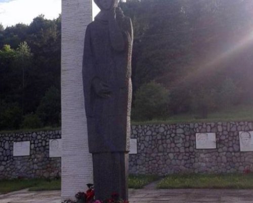 Белица помни: 82 години от гибелта на девет млади и безстрашни личности в местността  Равен
