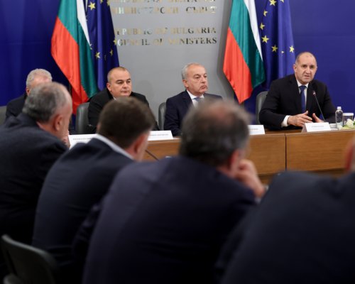 Румен Радев: Държавата няма да се меси в пазара, но ще защити потребителите и производителите