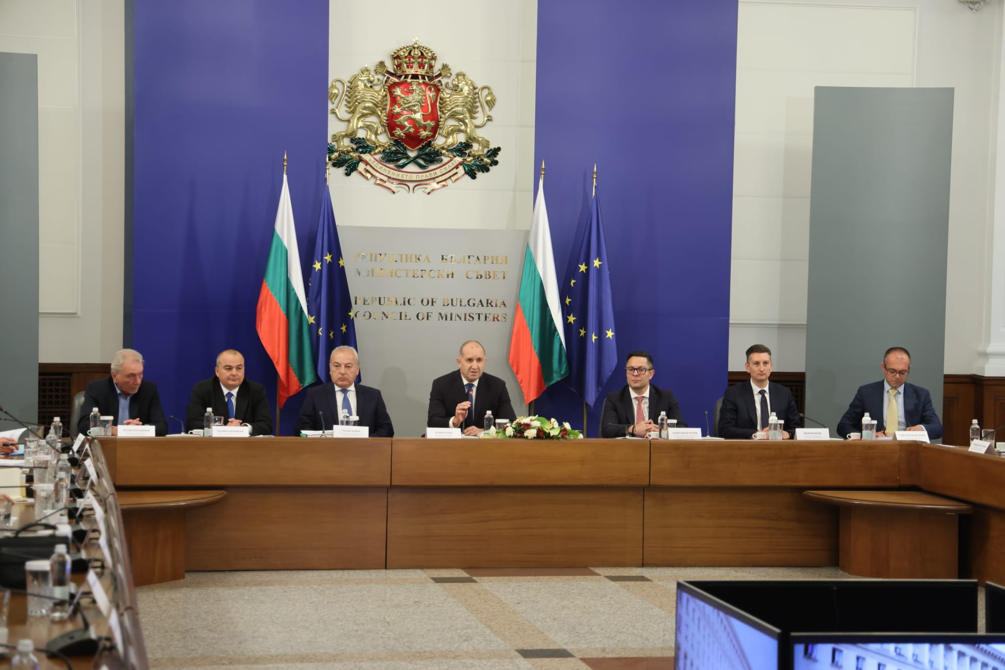 Министър-председателят Румен Радев: Поставяме началото на открит и конструктивен диалог за справедливи цени и цялостна стратегия по отношение на храните