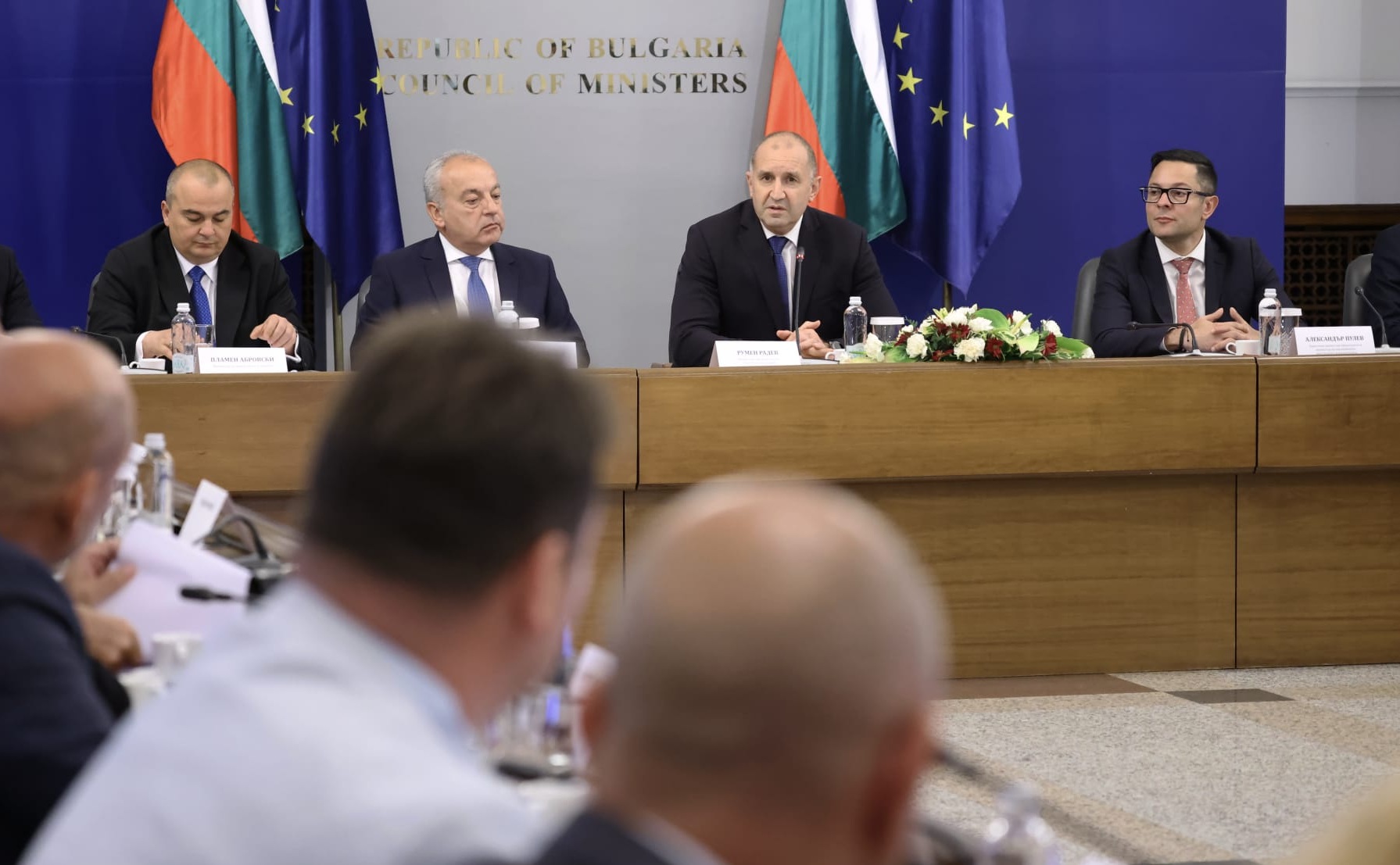 Министър-председателят Румен Радев: Поставяме началото на открит и конструктивен диалог за справедливи цени и цялостна стратегия по отношение на храните