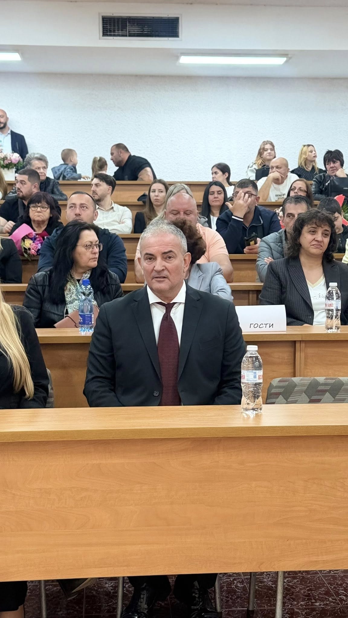 Областният управител Васил Трендафилов уважи церемонията по дипломиране на студенти от Философския факултет на ЮЗУ
