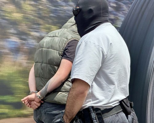ГДБОП удари канал за контрабандни цигари на АМ  Струма , задържаха камион с над 300 мастербокса
