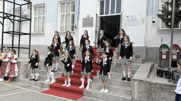Нови STEM кабинети по музика и природни науки в I ОУ Св. Климент Охридски -Сандански Нови STEM кабинети по музика и природни науки в I ОУ Св. Климент Охридски -Сандански