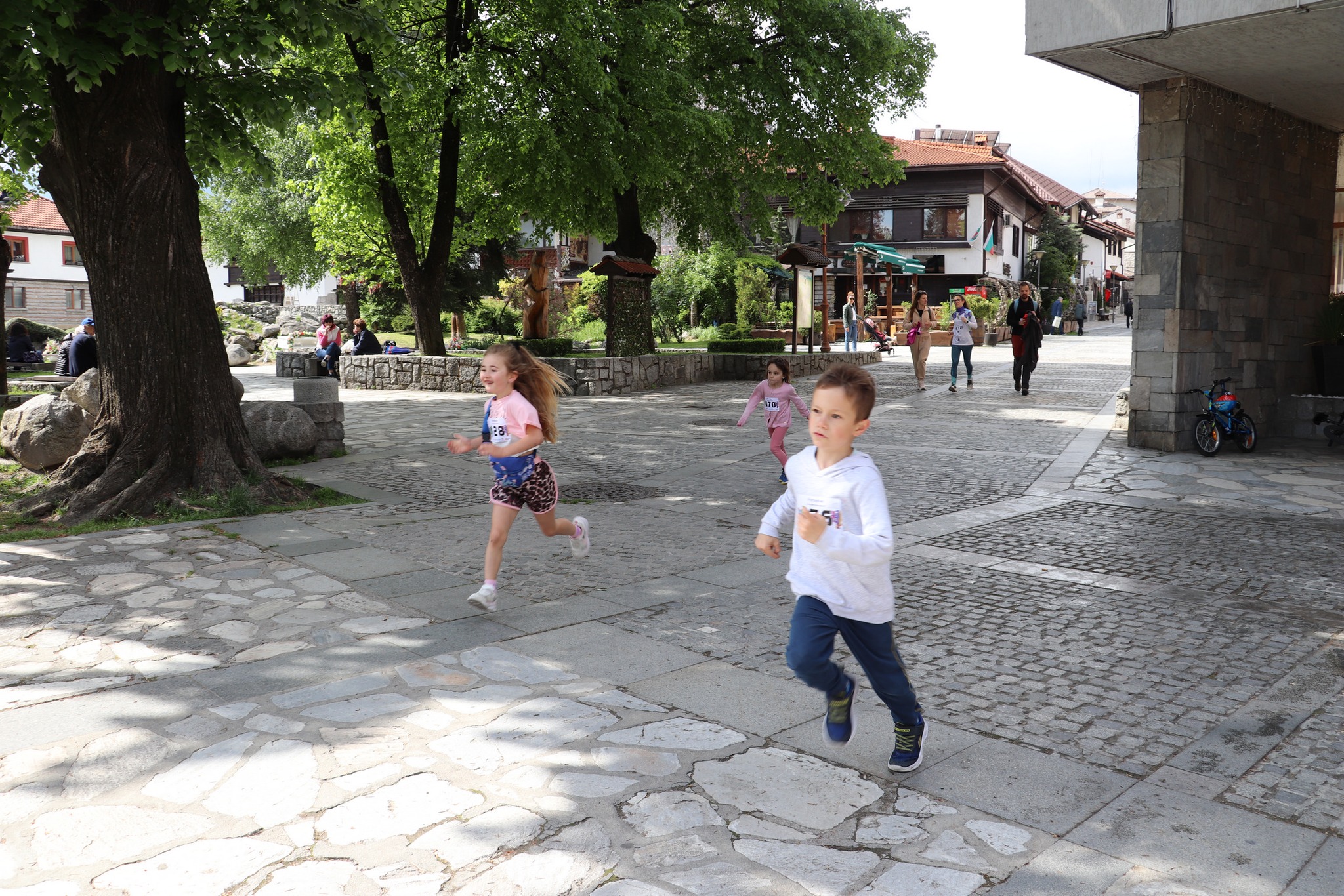 Стотици бягаха в Банско в подкрепа на младежи в риск