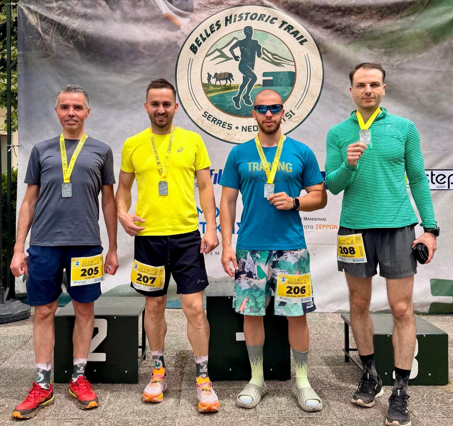Бегачи от SANDANSKI RUN превзеха трасето на емблематичното състезание Belles Historic Trail в Нео Петрици