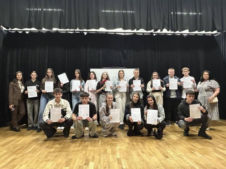 Ученици от Долно Осеново с финално обучение по проект Erasmus Ученици от Долно Осеново с финално обучение по проект Erasmus