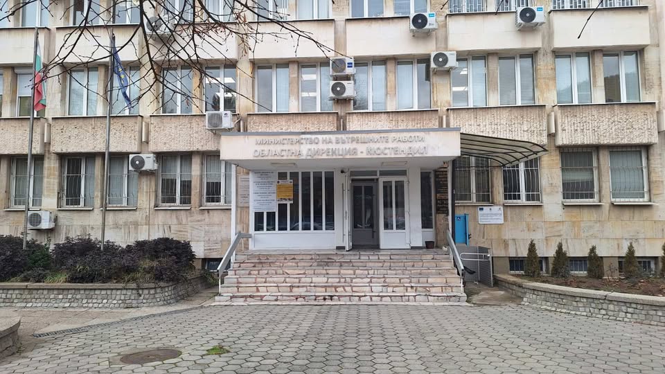 Напрежение в ромската махала на Кюстендил, полицията се намеси светкавично Напрежение в ромската махала на Кюстендил, полицията се намеси светкавично