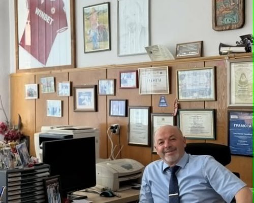 След 33 години на поста: Директорът на Земеделската гимназия в Сандански Емил Терзийски излезе в заслужен отдих