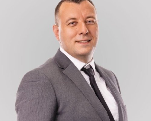 Петър Петров,  Възраждане : Диктатура без прецедент, управляващите ограничават опозицията