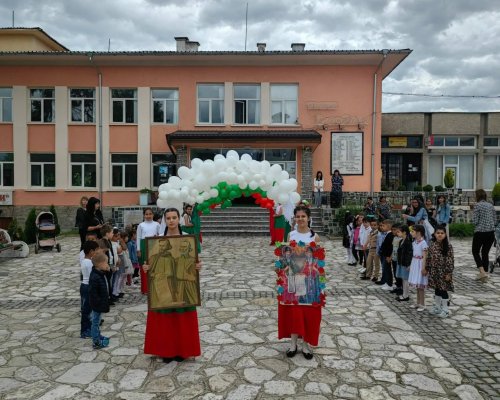 Вълнение и празнично настроение за 24 май в село Баня